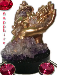 Статуетка ангел с кристали и минерали аметисти и скъпоценен камък сапфир