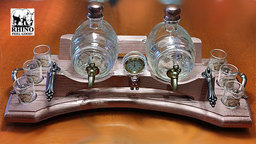 Стъклени бурета за различни видове алкохол RHINO на никелирана дървена стойка с 6 чаши