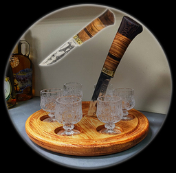 Ловен нож за подарък с талар за рязане на мезета и чаши