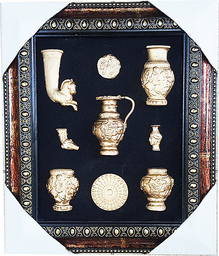 Сувенир реплика картина с панагюрско съкровище ритони