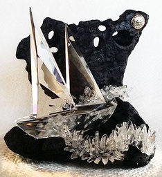 Кораб от кристал с полускъпоценни камъни - Лава камък и Планински кристал 