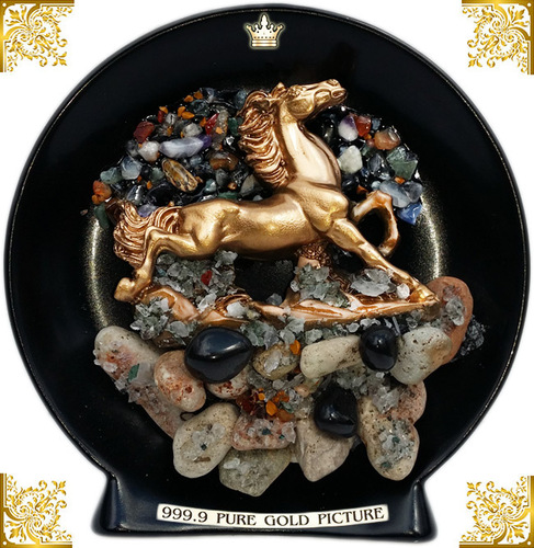Позлатен сувенир за подарък с изображение на Кон и полускъпоценни кристали и минерали.