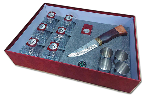 Комплект в подаръчна кутия за ловци сервиз за хранене с чаши