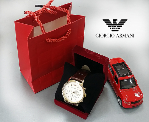Часовник Armani с макет на джип Land Rover